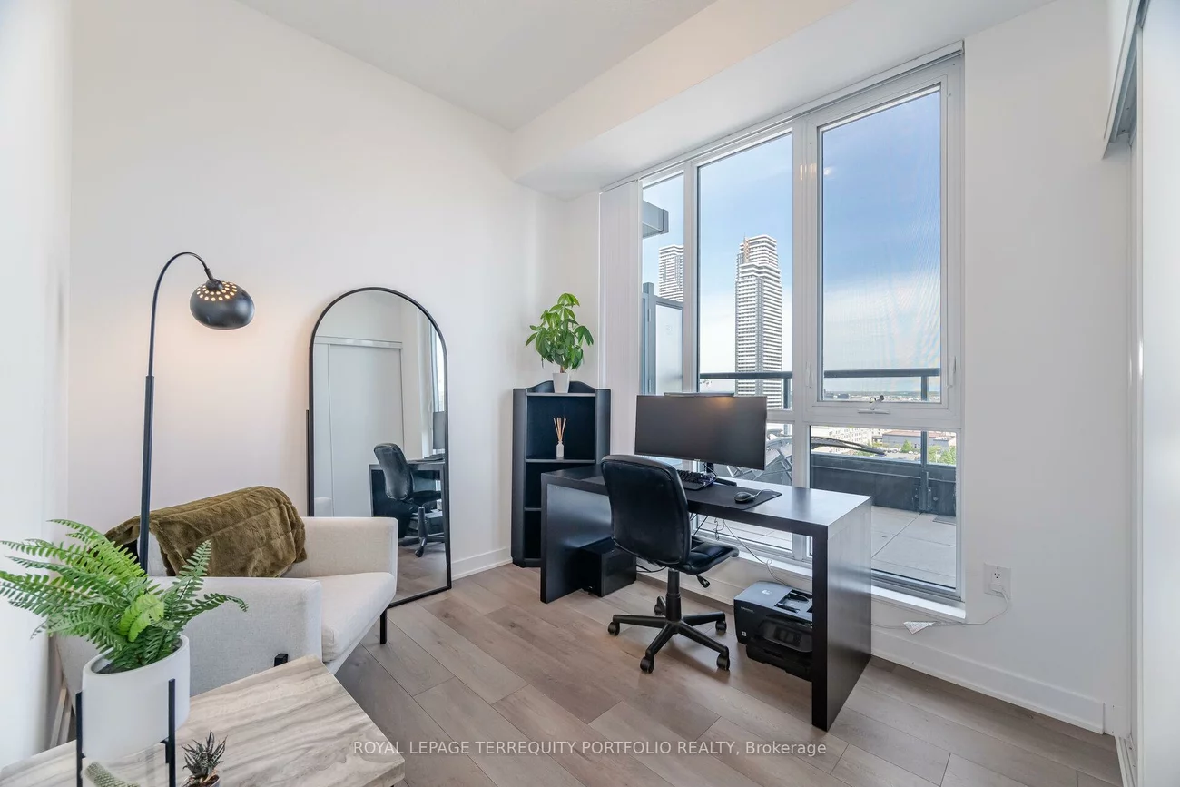 10, Honeycrisp, Vaughan Corporate Centre, Vaughan