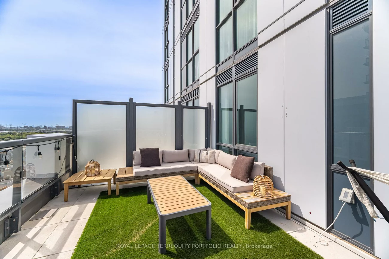 10, Honeycrisp, Vaughan Corporate Centre, Vaughan
