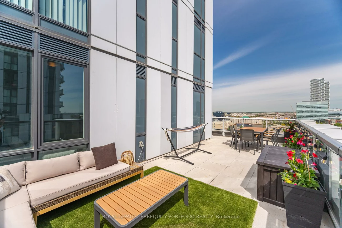 10, Honeycrisp, Vaughan Corporate Centre, Vaughan