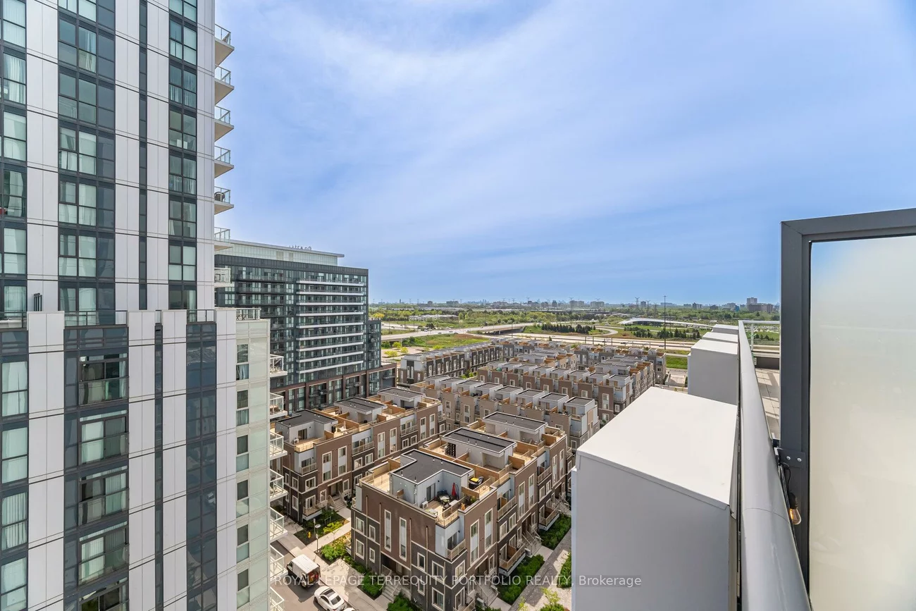 10, Honeycrisp, Vaughan Corporate Centre, Vaughan