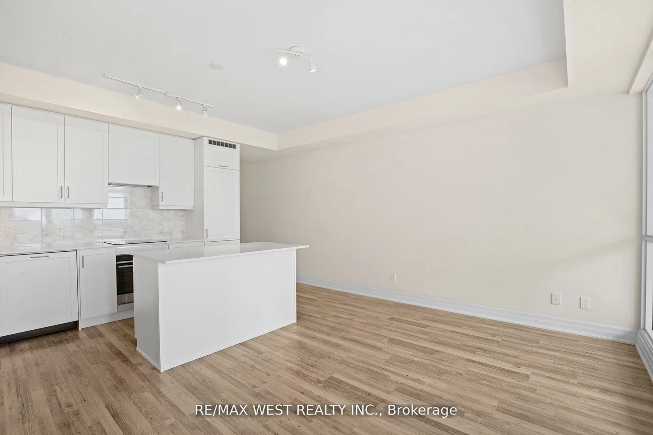 9075, Jane, Concord, Vaughan