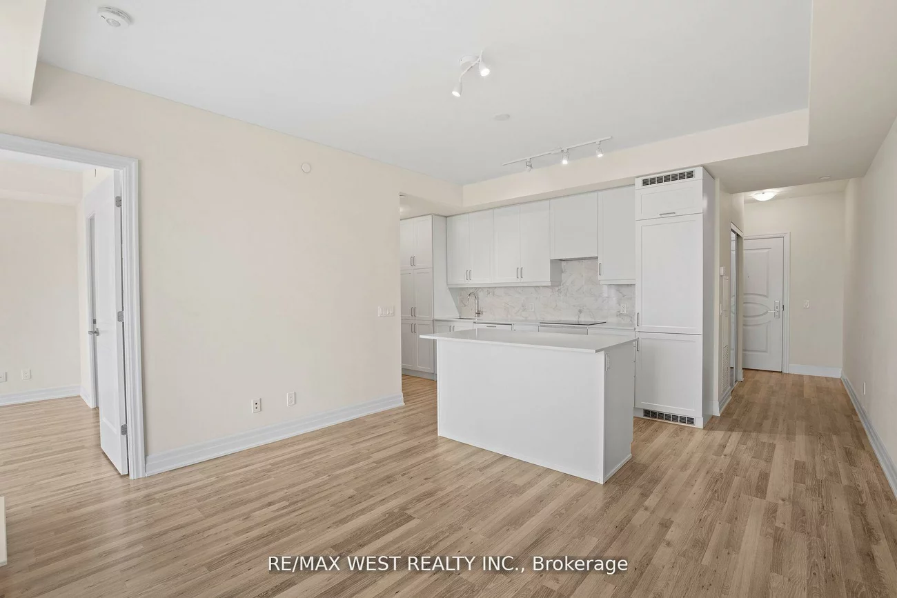 9075, Jane, Concord, Vaughan