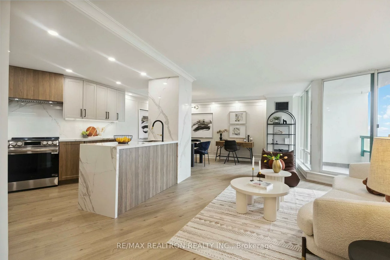 7250, Yonge, Crestwood-Springfarm-Yorkhill, Vaughan