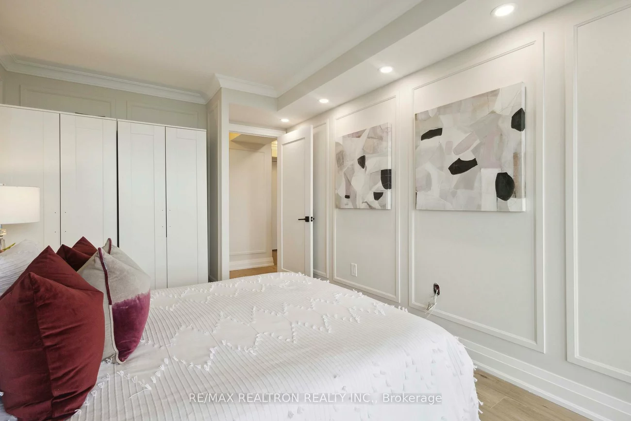 7250, Yonge, Crestwood-Springfarm-Yorkhill, Vaughan
