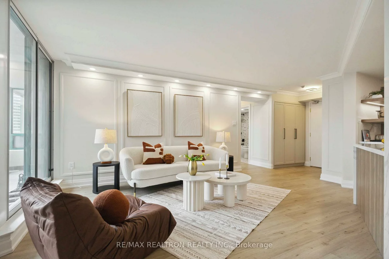 7250, Yonge, Crestwood-Springfarm-Yorkhill, Vaughan