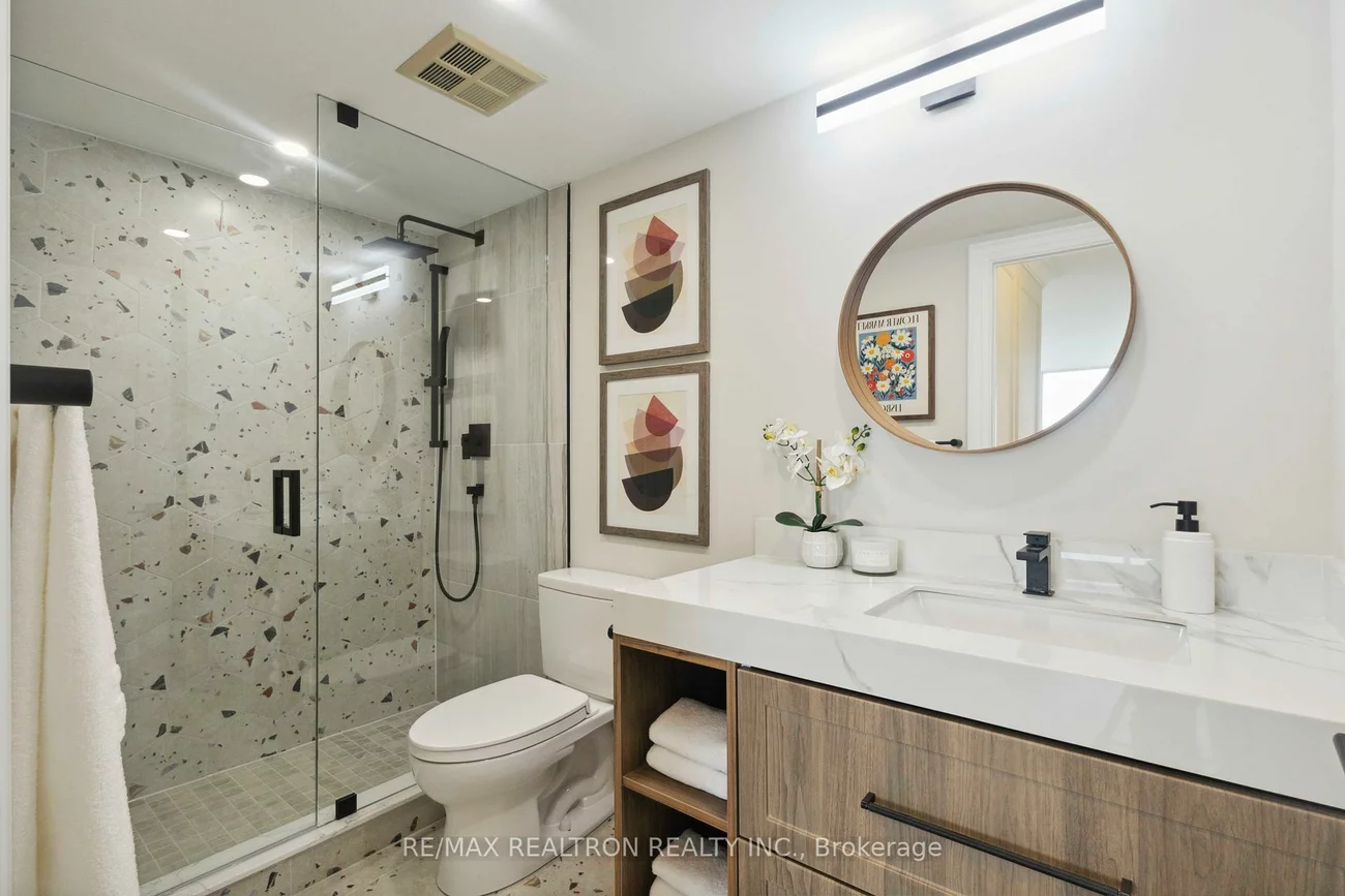 7250, Yonge, Crestwood-Springfarm-Yorkhill, Vaughan