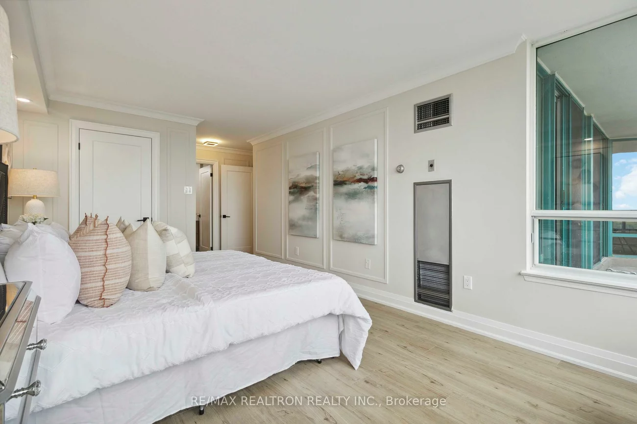7250, Yonge, Crestwood-Springfarm-Yorkhill, Vaughan