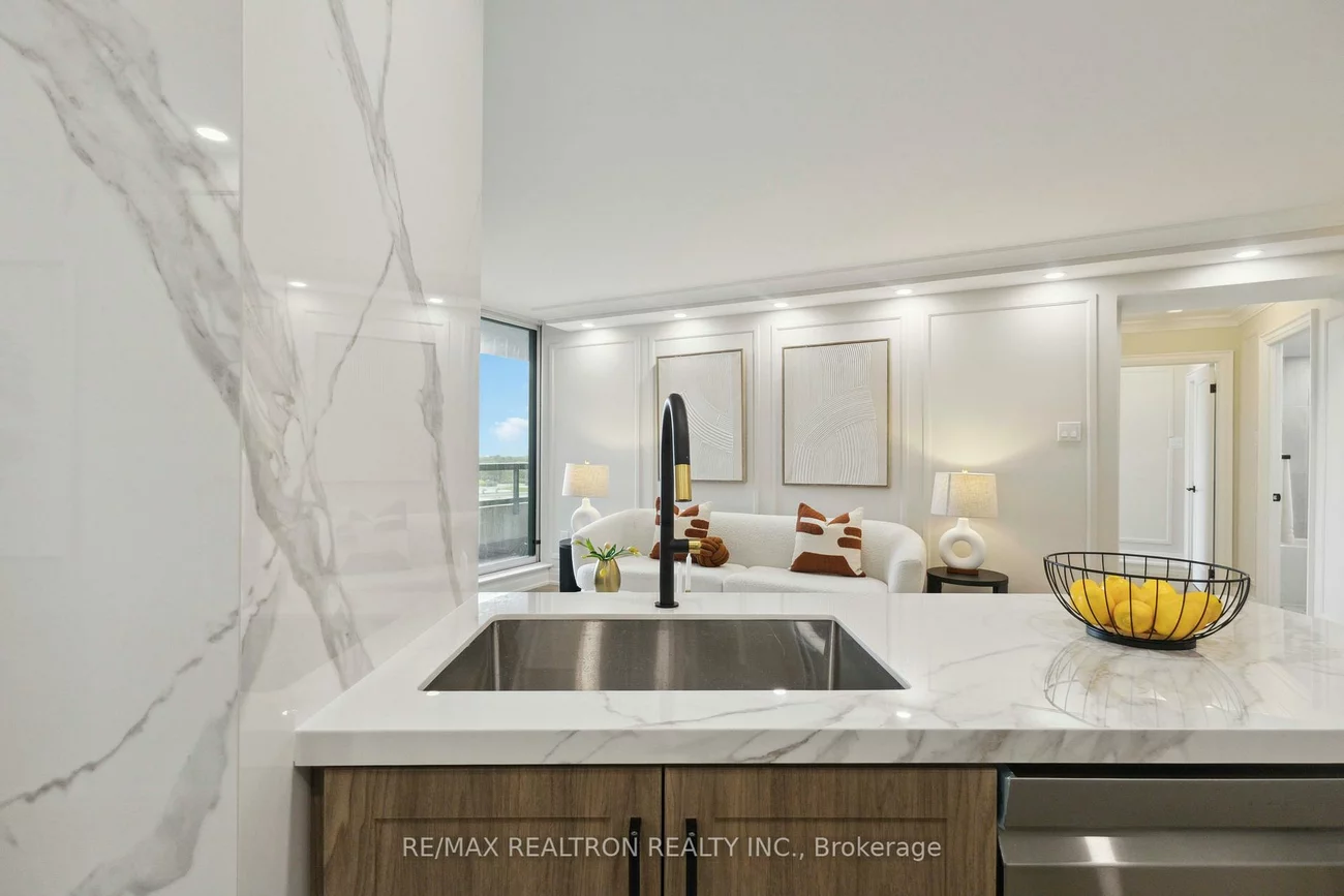 7250, Yonge, Crestwood-Springfarm-Yorkhill, Vaughan
