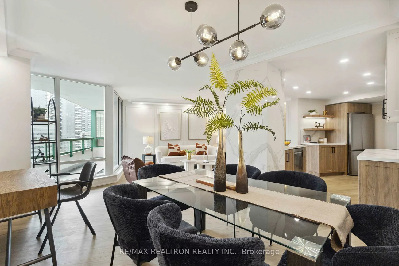 7250, Yonge, Crestwood-Springfarm-Yorkhill, Vaughan