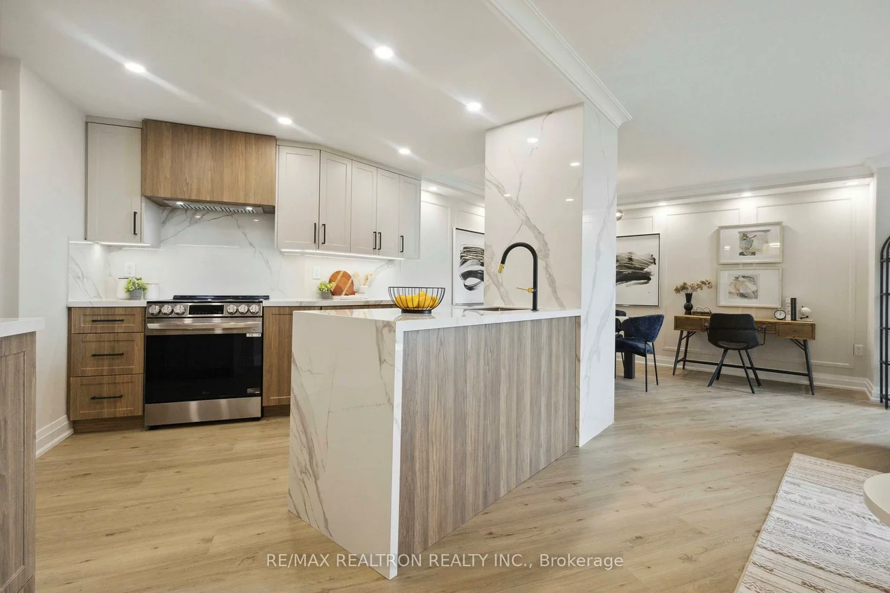 7250, Yonge, Crestwood-Springfarm-Yorkhill, Vaughan