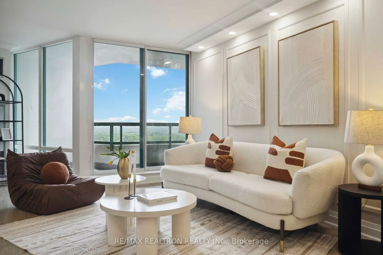 7250, Yonge, Crestwood-Springfarm-Yorkhill, Vaughan