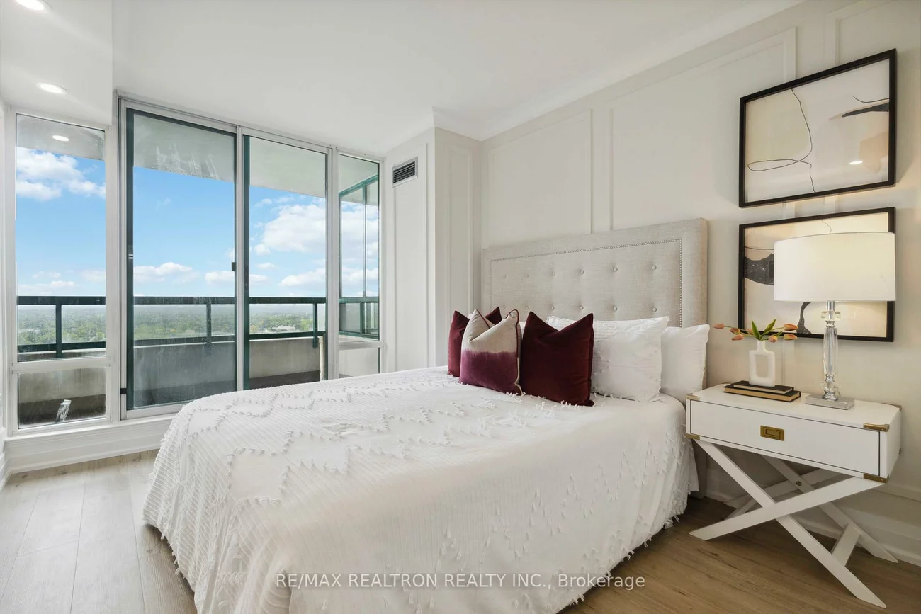 7250, Yonge, Crestwood-Springfarm-Yorkhill, Vaughan