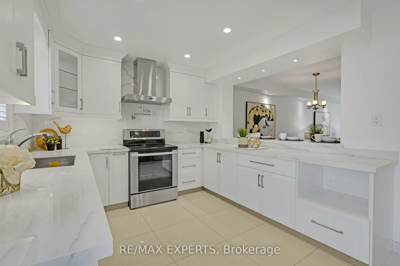 19, Foxchase, East Woodbridge, Vaughan
