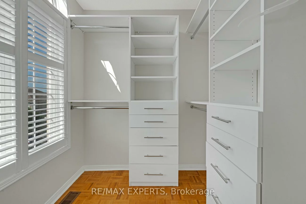 19, Foxchase, East Woodbridge, Vaughan