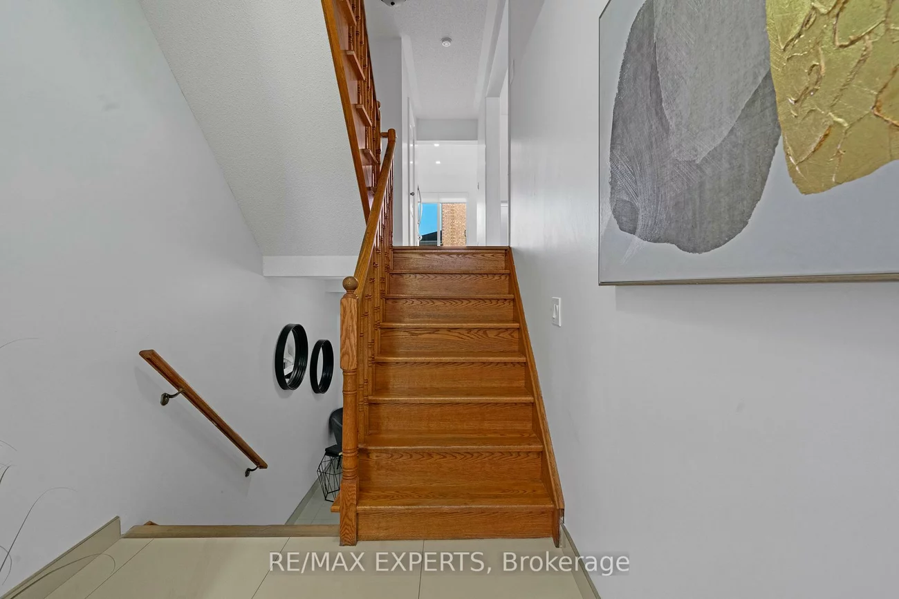 19, Foxchase, East Woodbridge, Vaughan