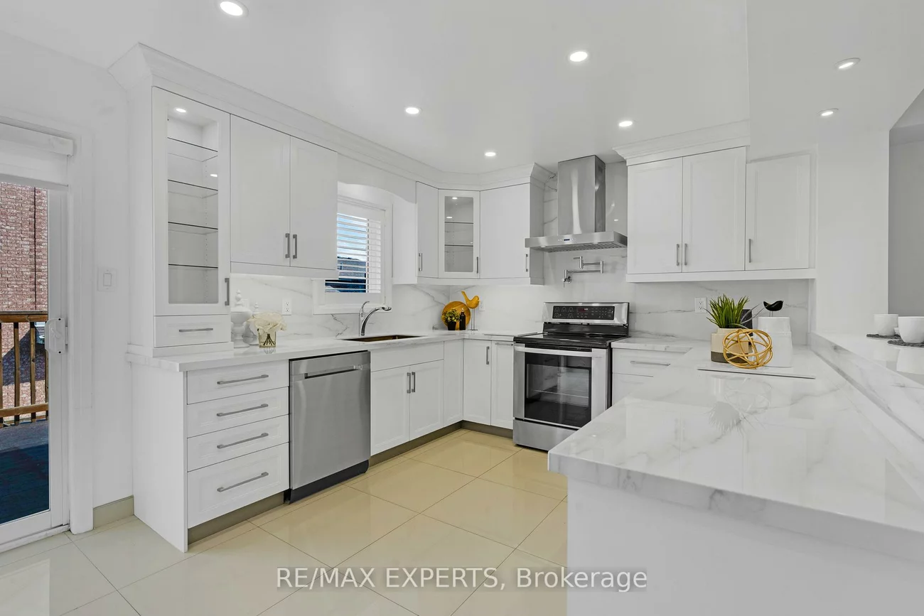 19, Foxchase, East Woodbridge, Vaughan