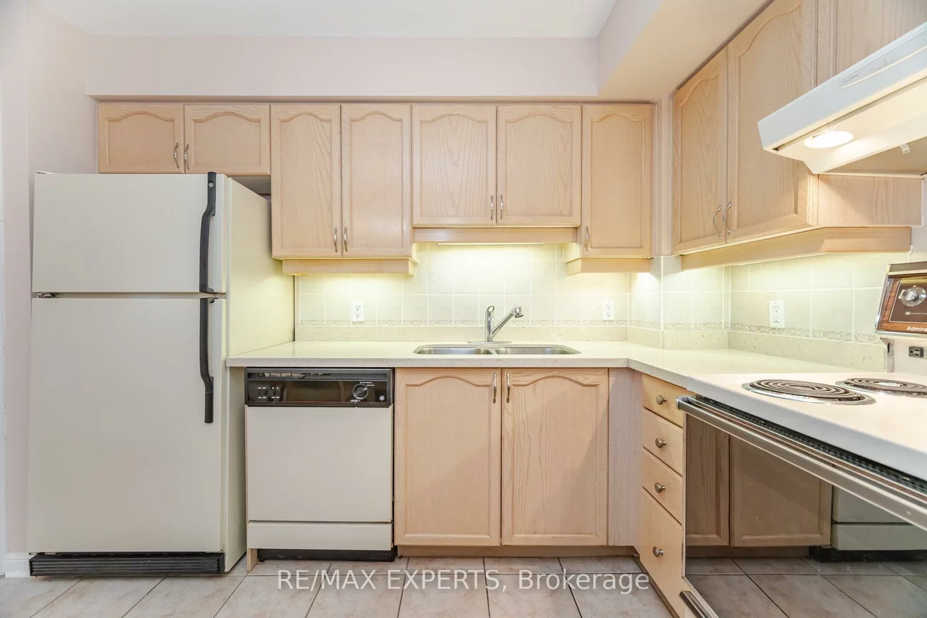 2504, Rutherford, Maple, Vaughan