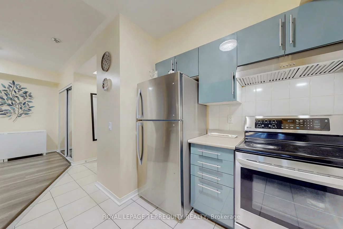 7398, Yonge, Crestwood-Springfarm-Yorkhill, Vaughan