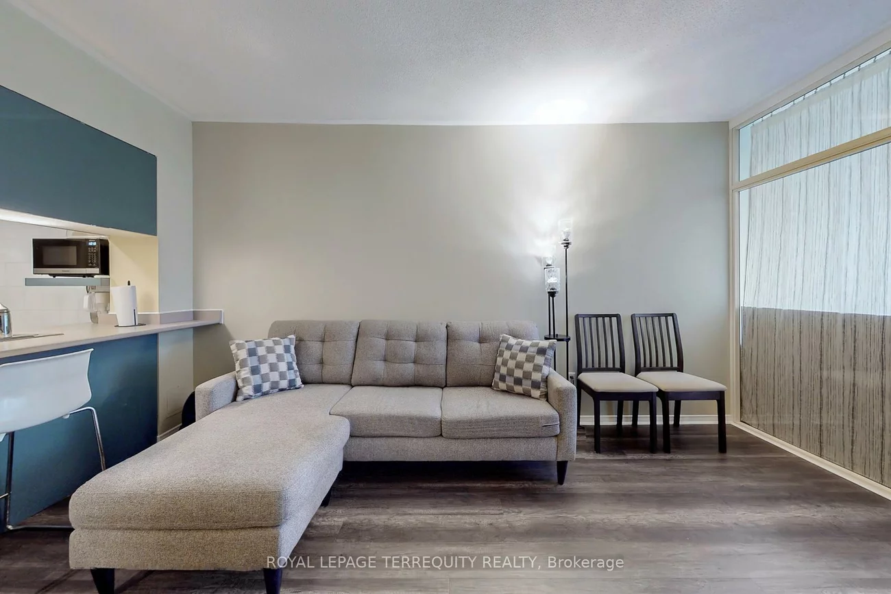 7398, Yonge, Crestwood-Springfarm-Yorkhill, Vaughan