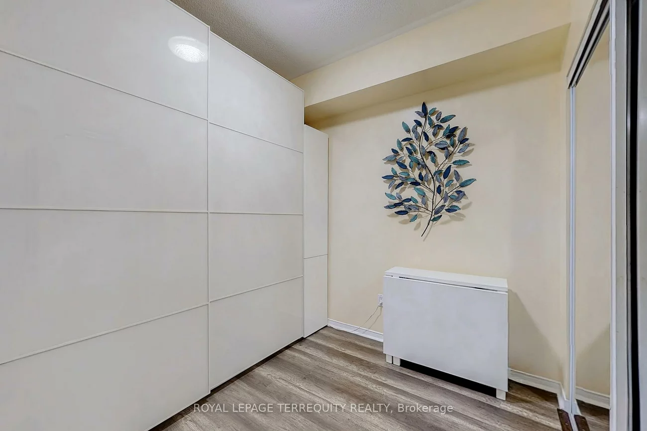 7398, Yonge, Crestwood-Springfarm-Yorkhill, Vaughan