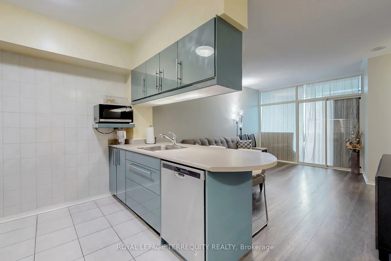 7398, Yonge, Crestwood-Springfarm-Yorkhill, Vaughan