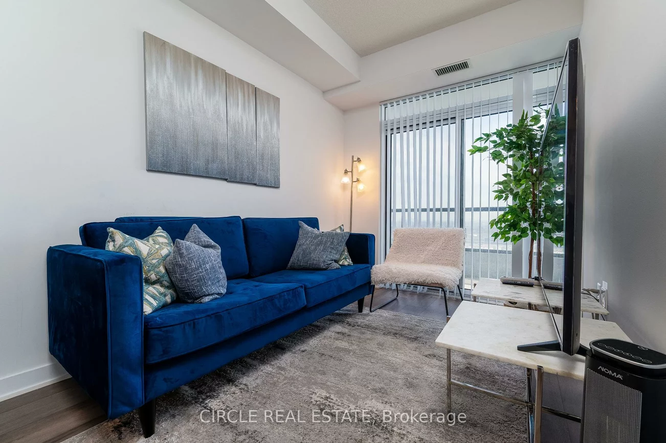 60, Honeycrisp, Vaughan Corporate Centre, Vaughan
