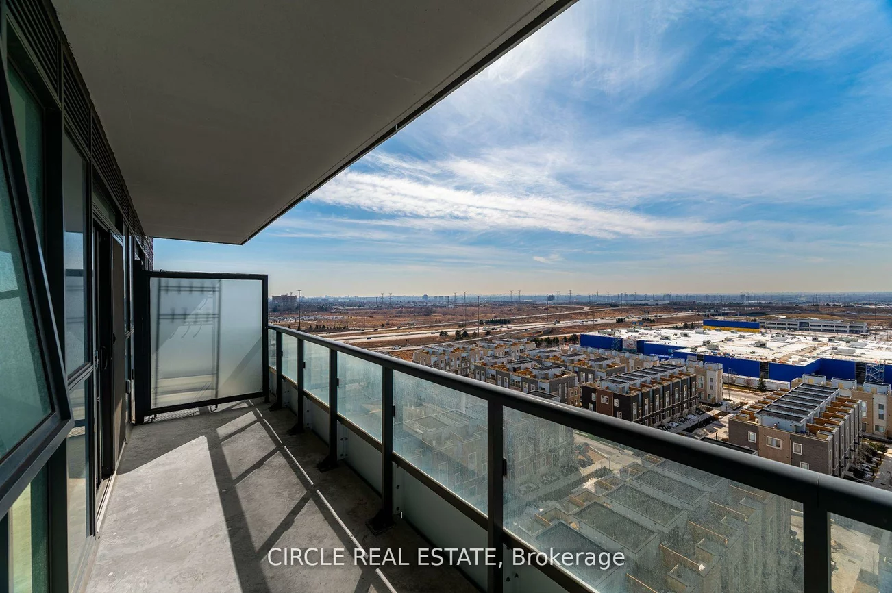 60, Honeycrisp, Vaughan Corporate Centre, Vaughan