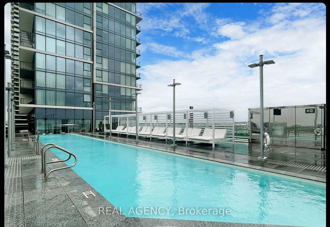 1000, Portage, Vaughan Corporate Centre, Vaughan