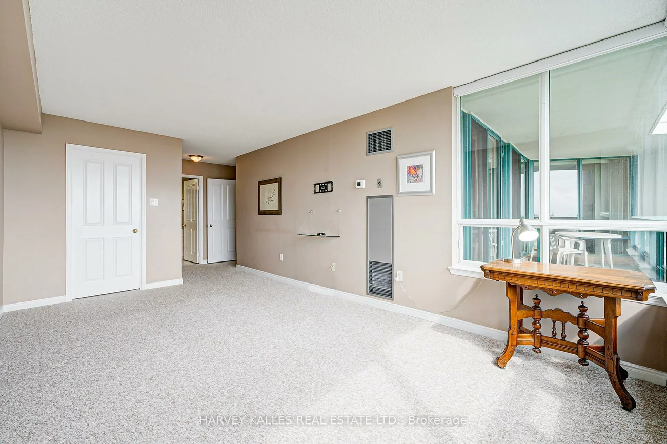 7250, Yonge, Crestwood-Springfarm-Yorkhill, Vaughan
