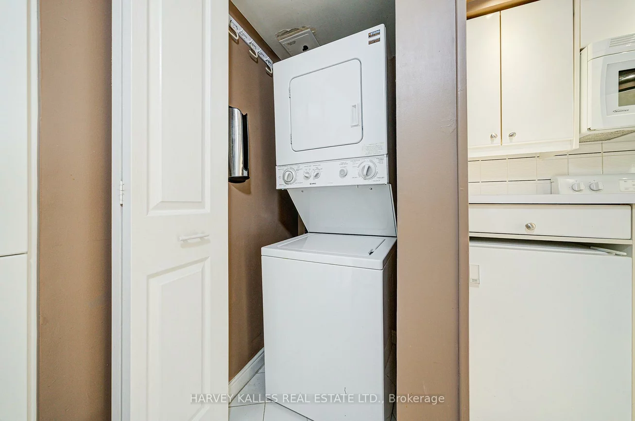 7250, Yonge, Crestwood-Springfarm-Yorkhill, Vaughan