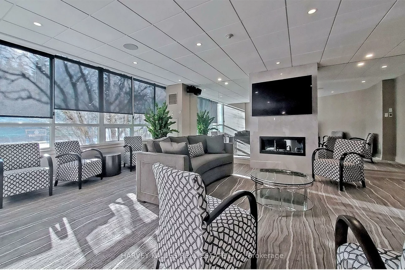 7250, Yonge, Crestwood-Springfarm-Yorkhill, Vaughan