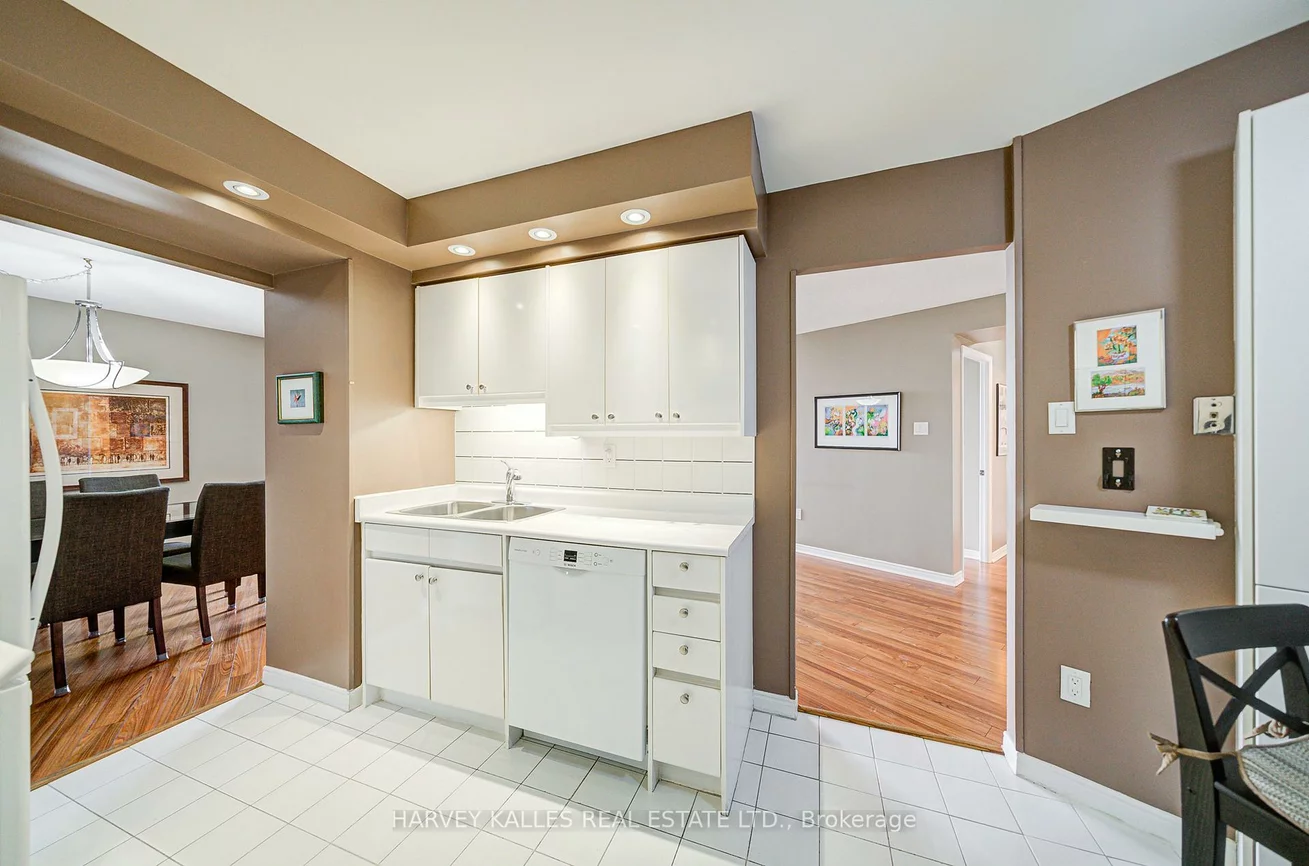 7250, Yonge, Crestwood-Springfarm-Yorkhill, Vaughan