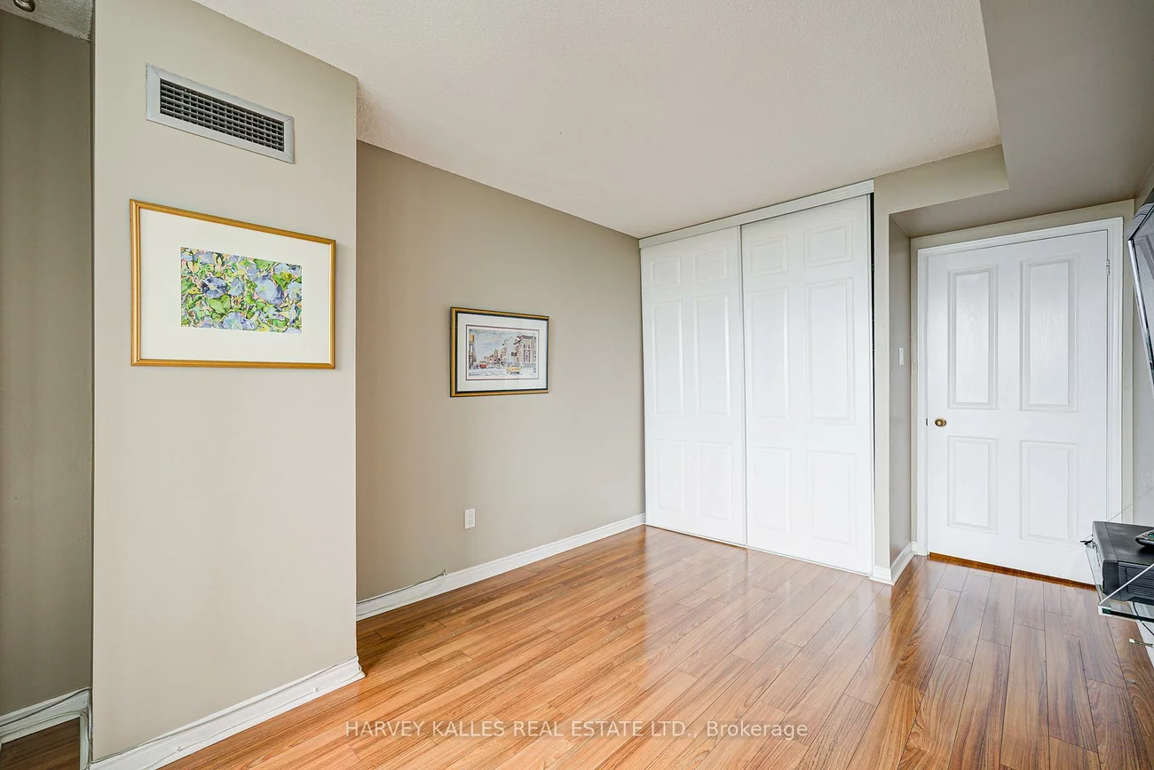 7250, Yonge, Crestwood-Springfarm-Yorkhill, Vaughan