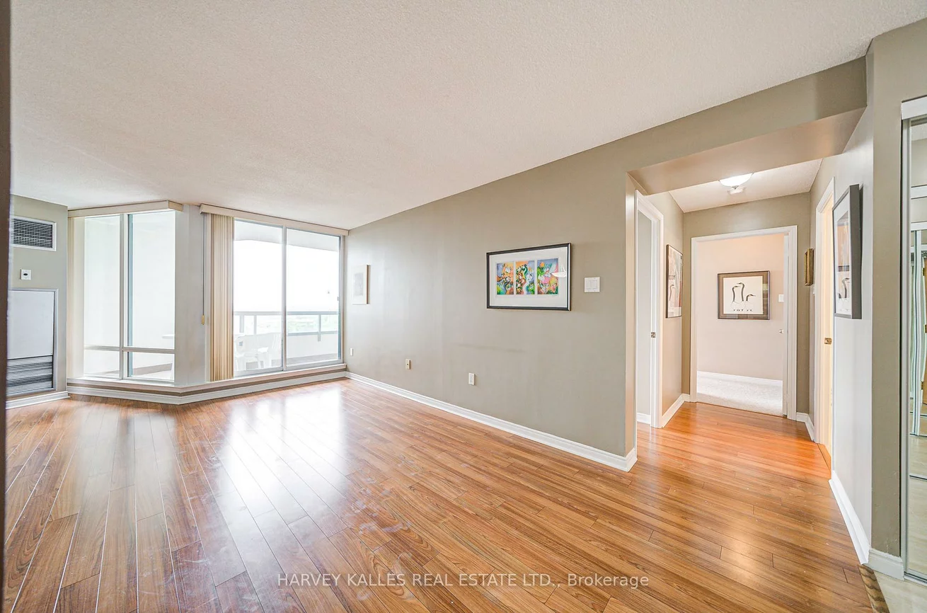 7250, Yonge, Crestwood-Springfarm-Yorkhill, Vaughan