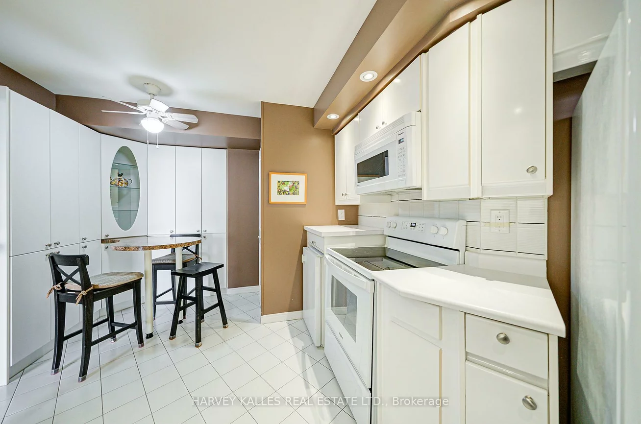 7250, Yonge, Crestwood-Springfarm-Yorkhill, Vaughan