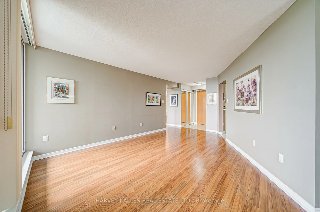 7250, Yonge, Crestwood-Springfarm-Yorkhill, Vaughan