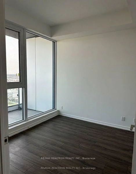 1000, Portage, Vaughan Corporate Centre, Vaughan