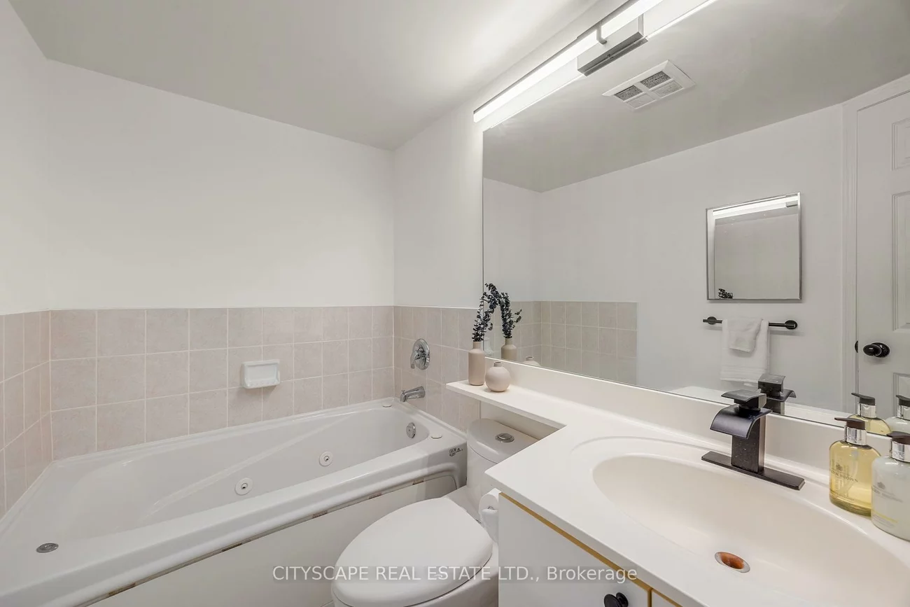 5, Emerald, Crestwood-Springfarm-Yorkhill, Vaughan