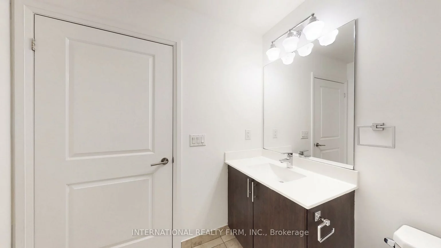 520, Steeles, Crestwood-Springfarm-Yorkhill, Vaughan