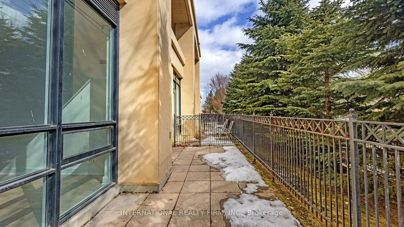 520, Steeles, Crestwood-Springfarm-Yorkhill, Vaughan