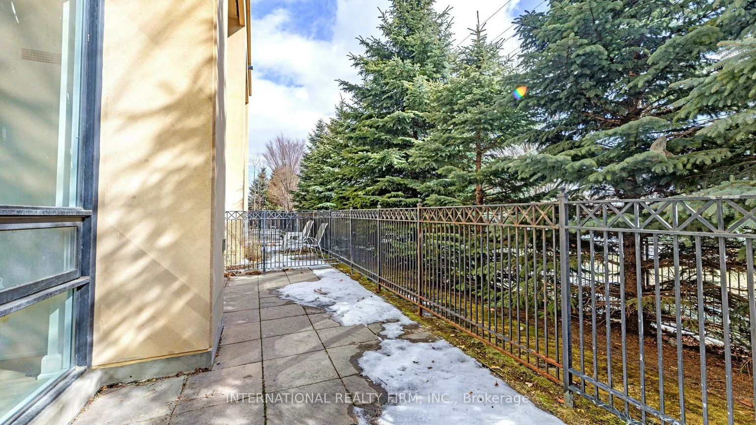 520, Steeles, Crestwood-Springfarm-Yorkhill, Vaughan