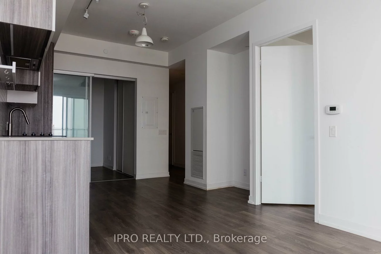 898, Portage, Vaughan Corporate Centre, Vaughan