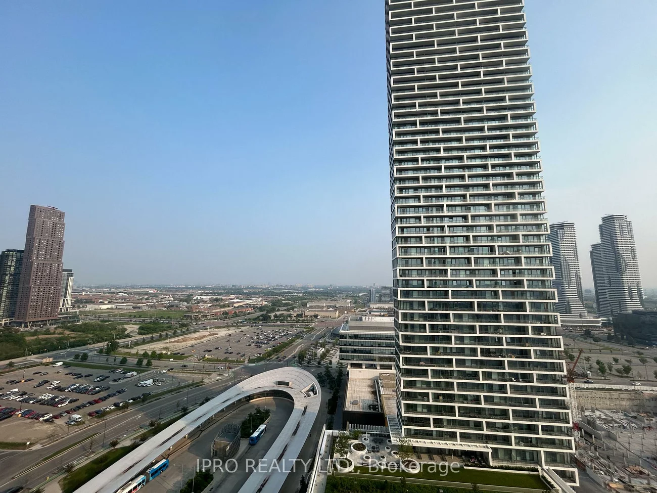 898, Portage, Vaughan Corporate Centre, Vaughan