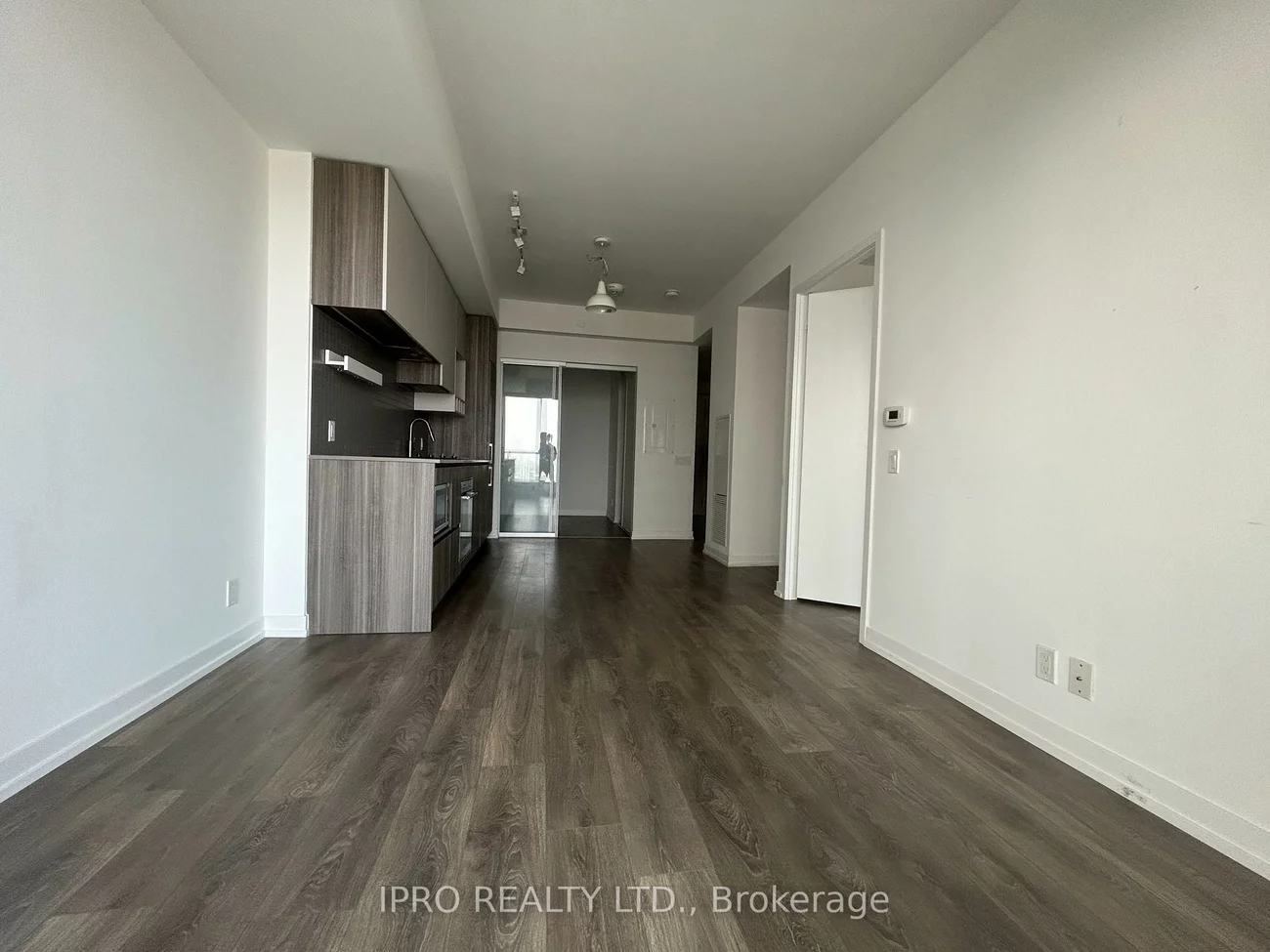 898, Portage, Vaughan Corporate Centre, Vaughan