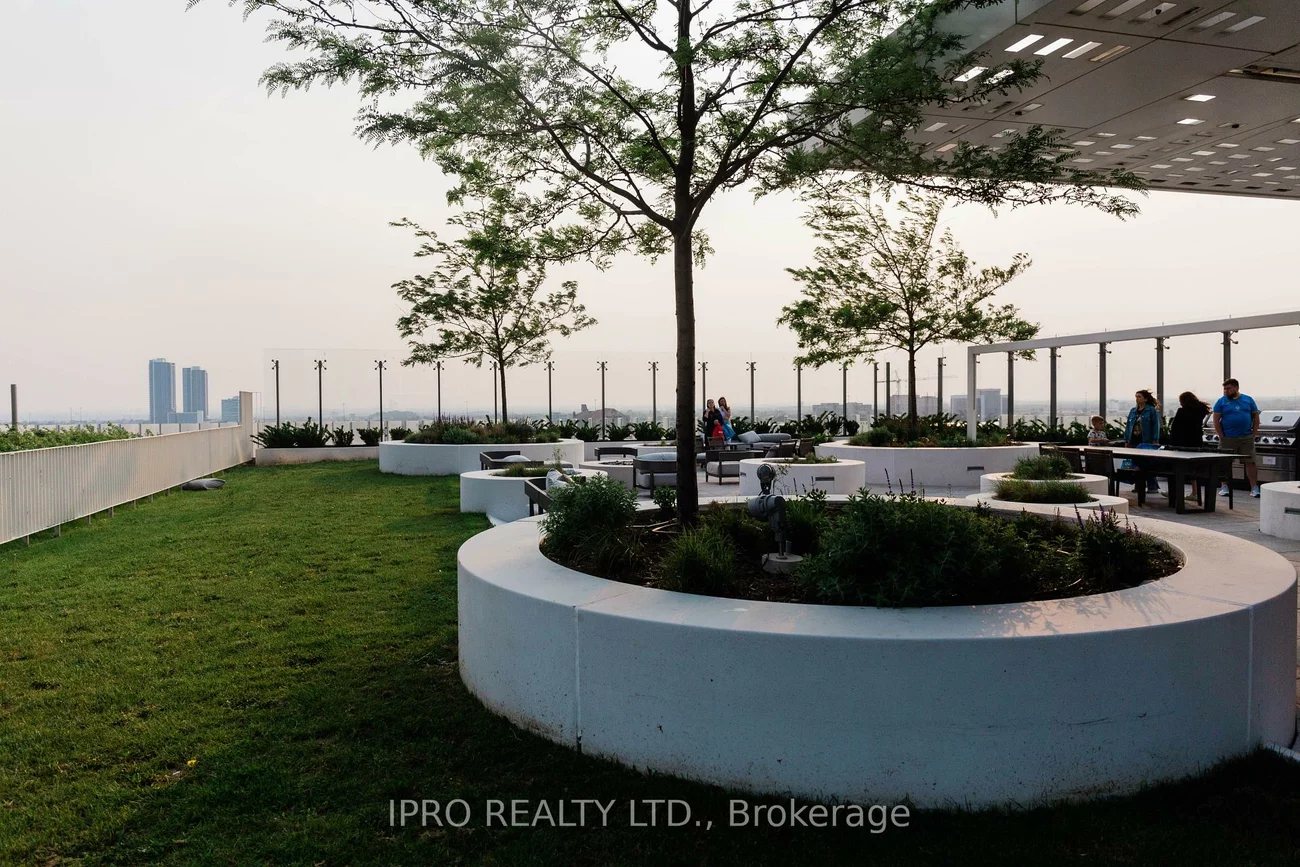 898, Portage, Vaughan Corporate Centre, Vaughan