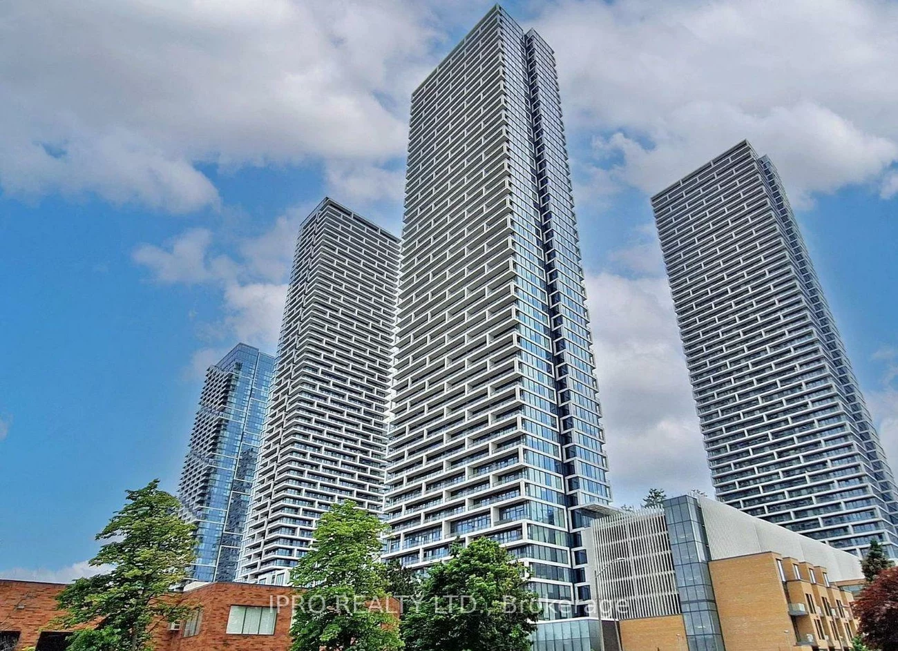 898, Portage, Vaughan Corporate Centre, Vaughan