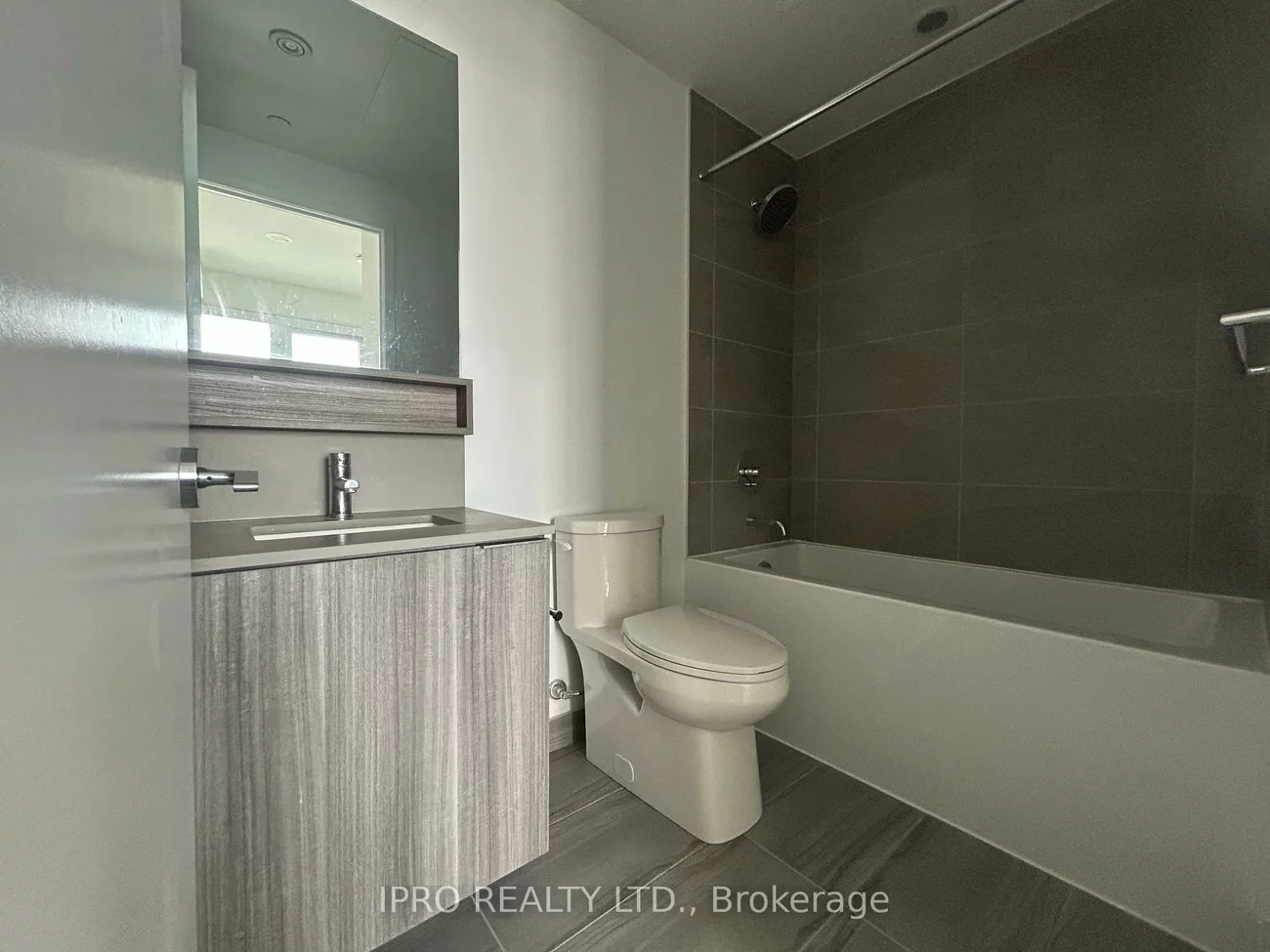 898, Portage, Vaughan Corporate Centre, Vaughan