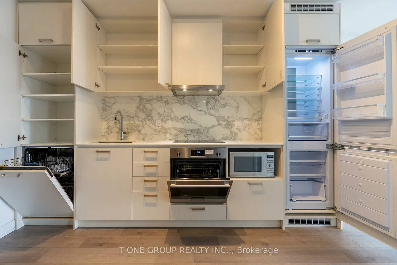 10, Honeycrisp, Vaughan Corporate Centre, Vaughan