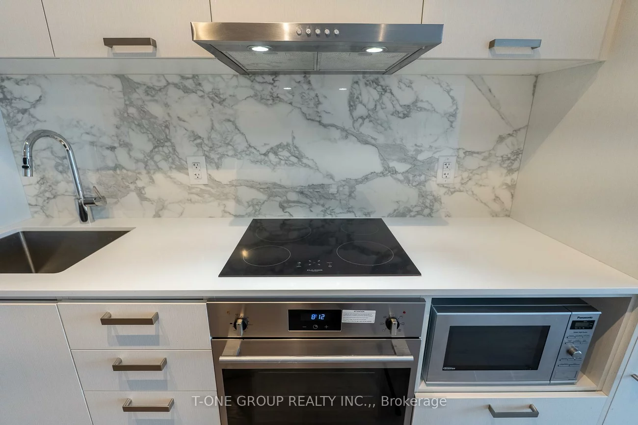 10, Honeycrisp, Vaughan Corporate Centre, Vaughan