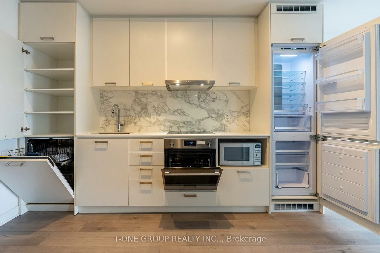 10, Honeycrisp, Vaughan Corporate Centre, Vaughan